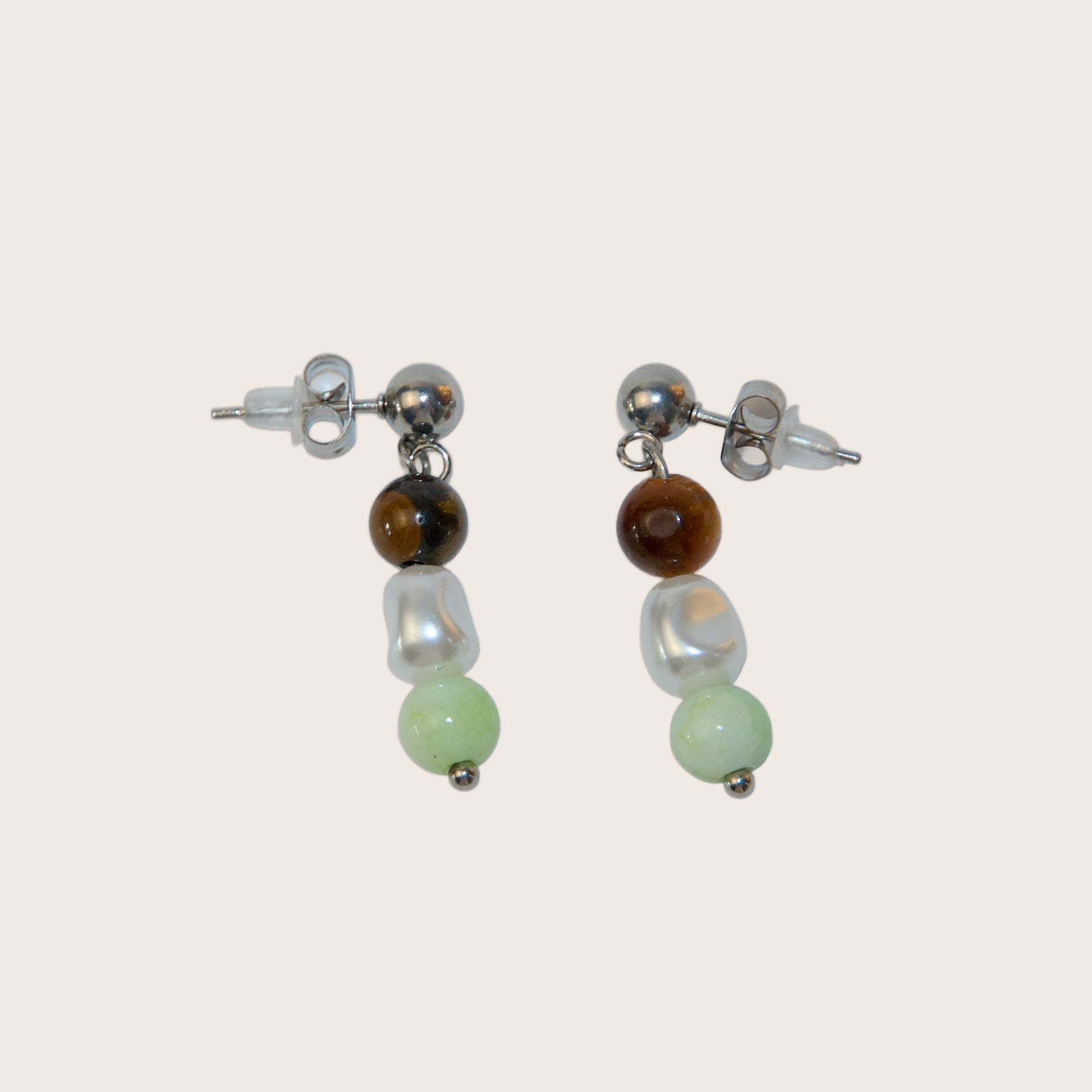 Renate - Kralen oorbel met parel